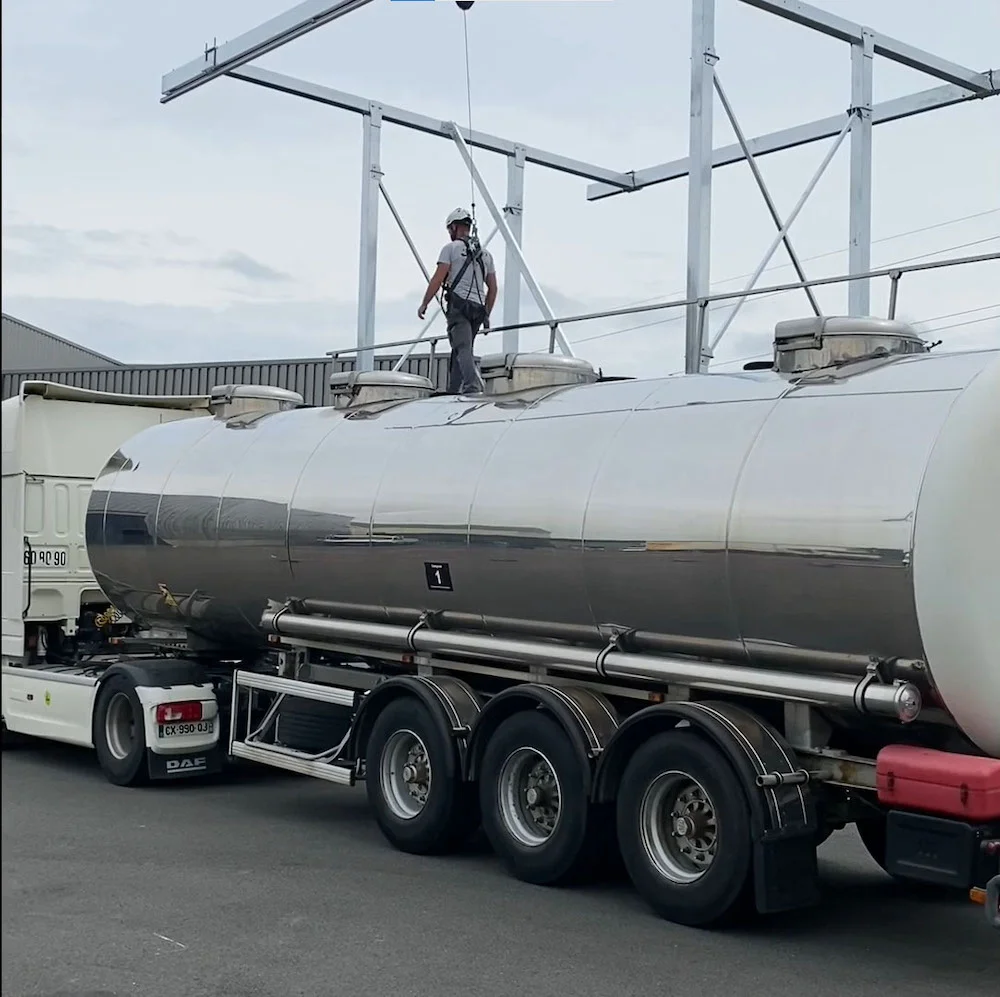 portique plot béton camion